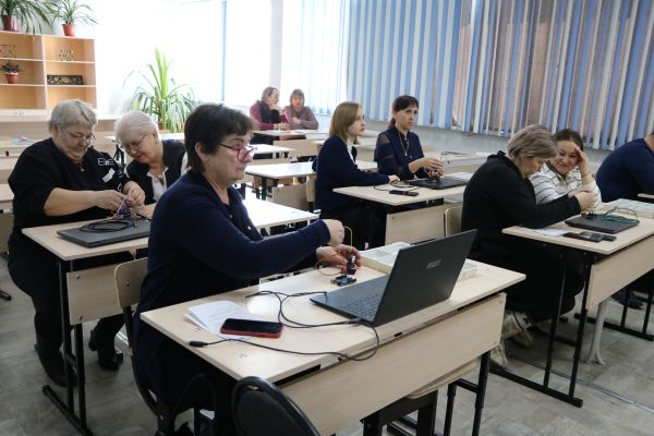 Использование ардуино на примере простого эхолокатора.